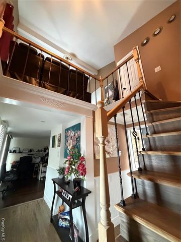 17 Hampton Road, Shirley, NY 11967