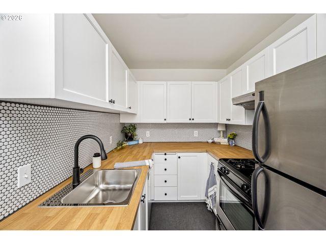 701 Ne 28TH Ave 36, Portland, OR 97232