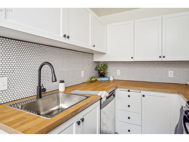 701 Ne 28TH Ave 36, Portland, OR 97232