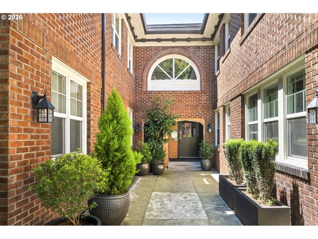 701 Ne 28TH Ave 36, Portland, OR 97232