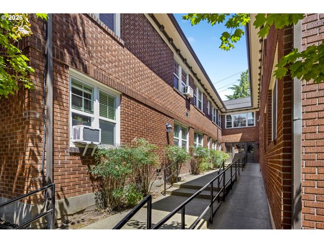 701 Ne 28TH Ave 36, Portland, OR 97232