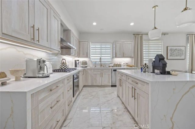16485 W Nicklaus Drive 120, Sylmar, CA 91342