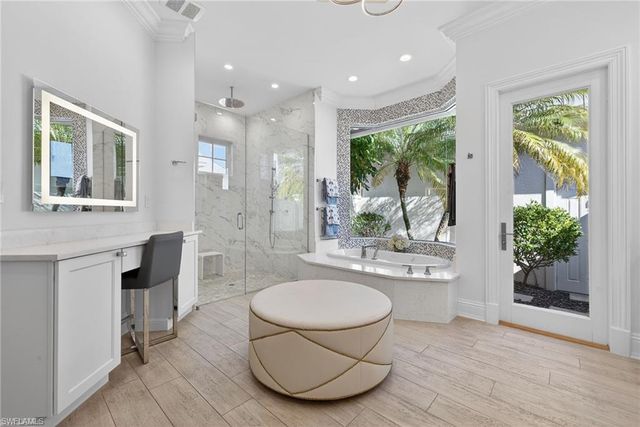 1675 Murex LN, Naples, FL 34102