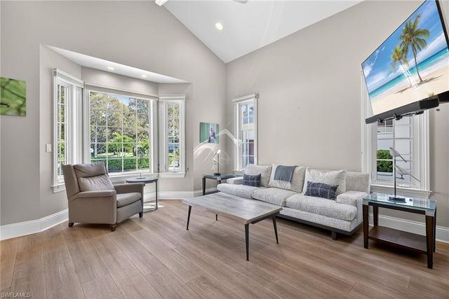 1675 Murex LN, Naples, FL 34102