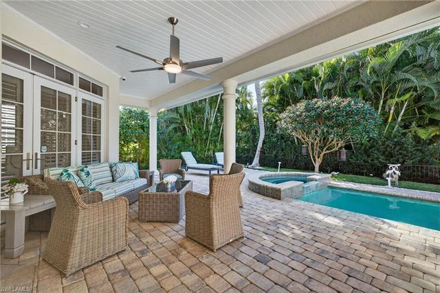 1675 Murex LN, Naples, FL 34102