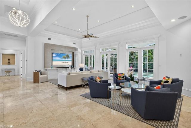 1675 Murex LN, Naples, FL 34102