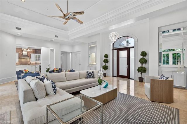 1675 Murex LN, Naples, FL 34102