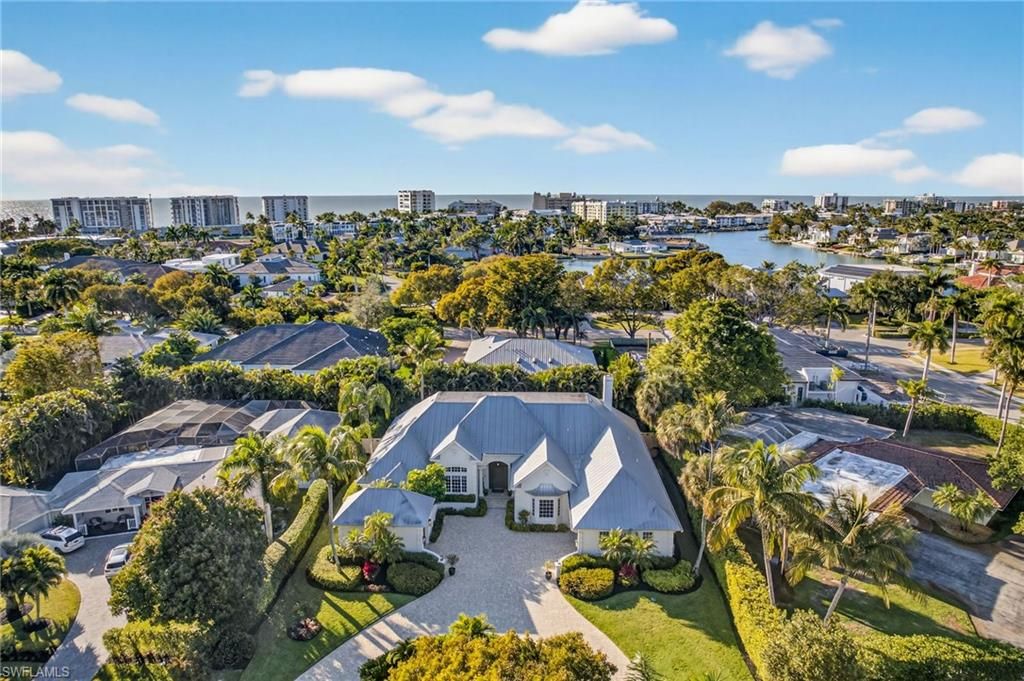 1675 Murex LN, Naples, FL 34102