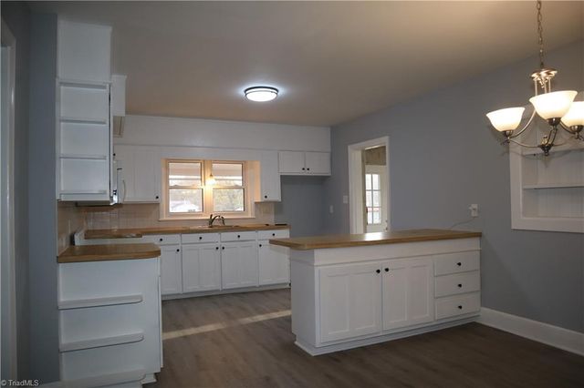 5425 Yanceyville Road, Browns Summit, NC 27214