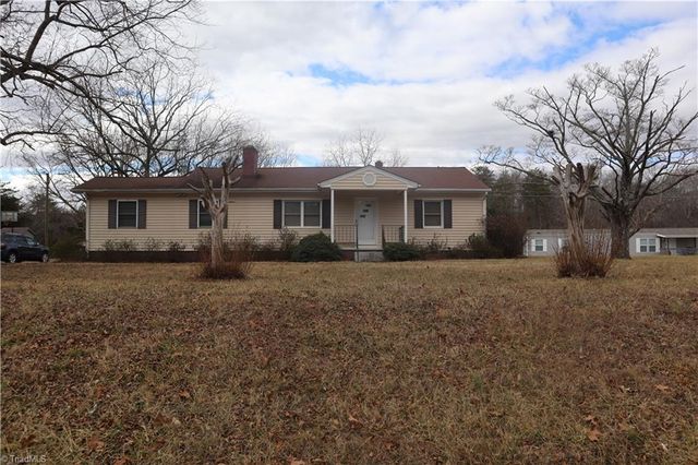 5425 Yanceyville Road, Browns Summit, NC 27214