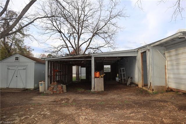 5425 Yanceyville Road, Browns Summit, NC 27214