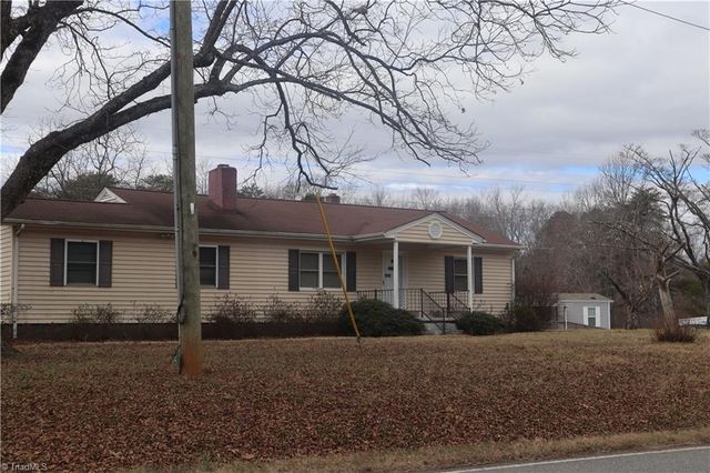 5425 Yanceyville Road, Browns Summit, NC 27214