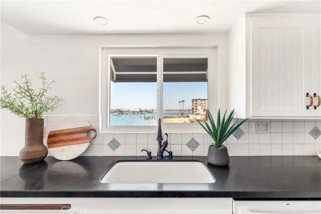 2712 Shell Street, Corona Del Mar, CA 92625