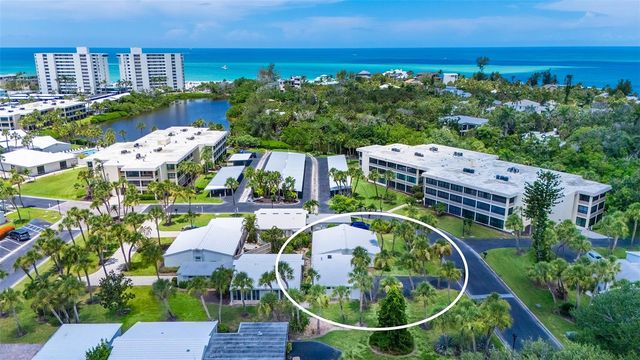 208 HOURGLASS WAY V11, Sarasota, FL 34242