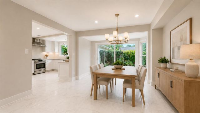 208 HOURGLASS WAY V11, Sarasota, FL 34242