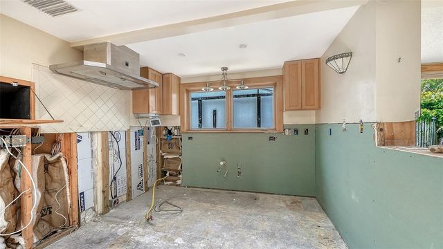 208 HOURGLASS WAY V11, Sarasota, FL 34242