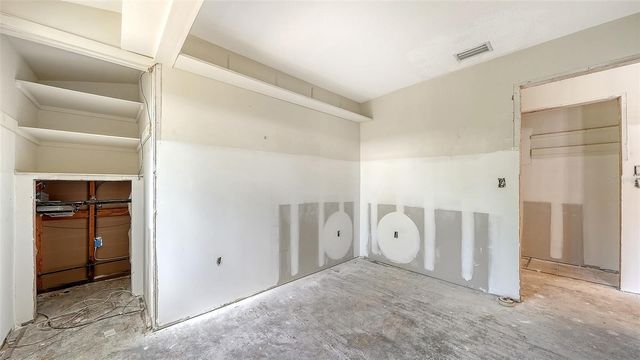 208 HOURGLASS WAY V11, Sarasota, FL 34242