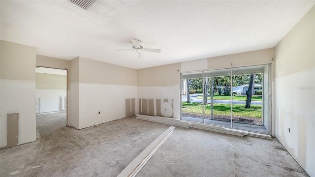 208 HOURGLASS WAY V11, Sarasota, FL 34242