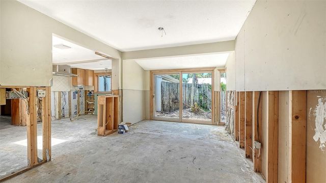 208 HOURGLASS WAY V11, Sarasota, FL 34242