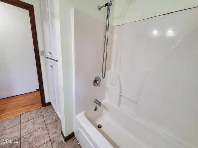 1267 Highway 143, Roan Mountain, TN 37687