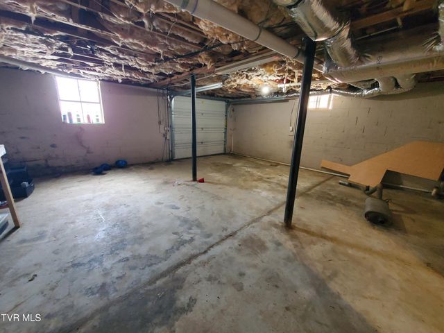 1267 Highway 143, Roan Mountain, TN 37687