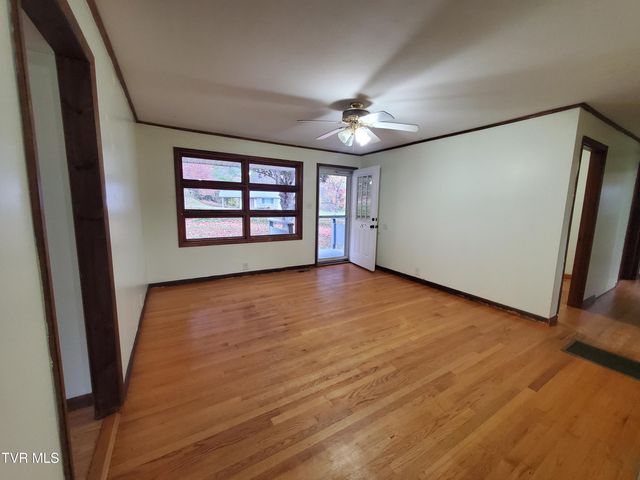 1267 Highway 143, Roan Mountain, TN 37687