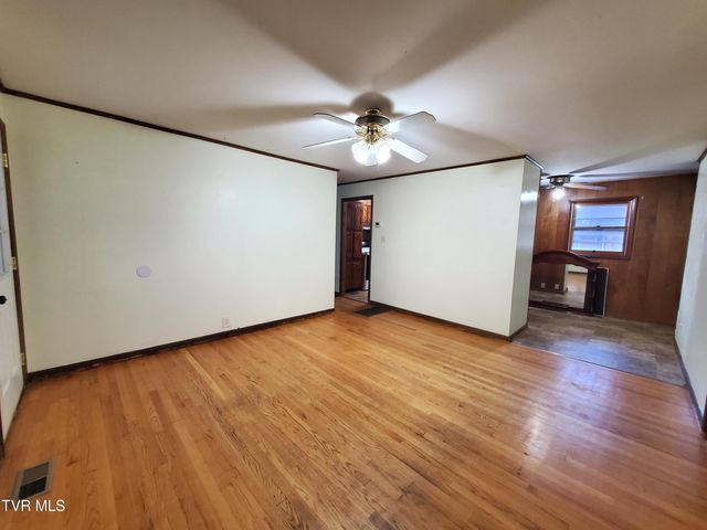 1267 Highway 143, Roan Mountain, TN 37687