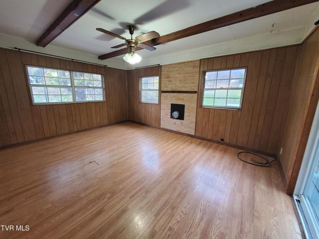 1267 Highway 143, Roan Mountain, TN 37687