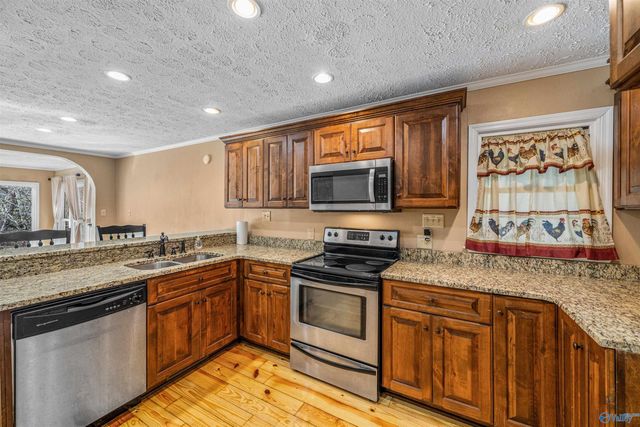 408 County Road 637, Mentone, AL 35984