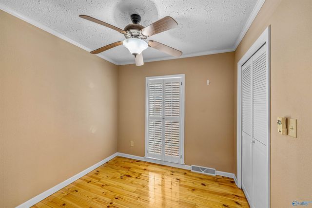 408 County Road 637, Mentone, AL 35984