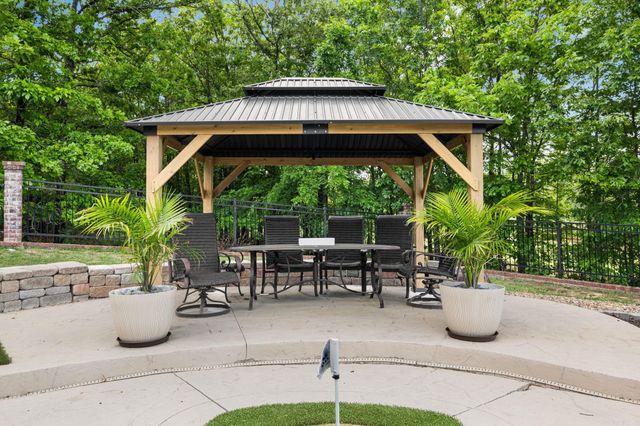 502 Greystone Boulevard, Cabot, AR 72023