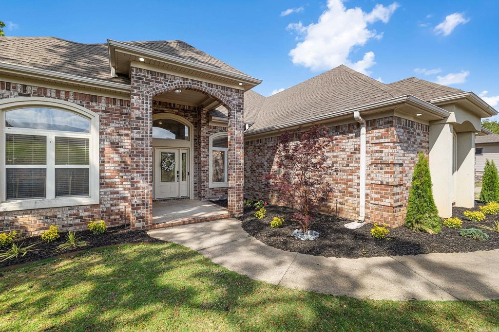 502 Greystone Boulevard, Cabot, AR 72023