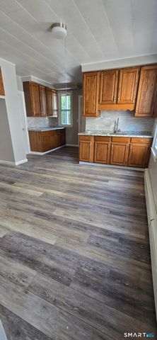 31 Sheffield Street 1st Fl, Waterbury, CT 06704