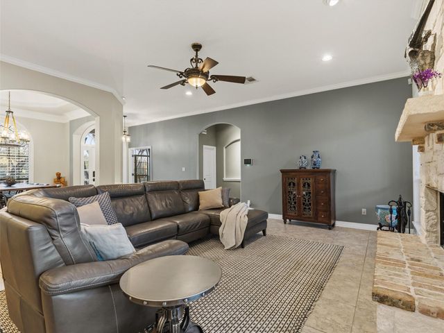 109 Roberts CIR, Georgetown, TX 78633