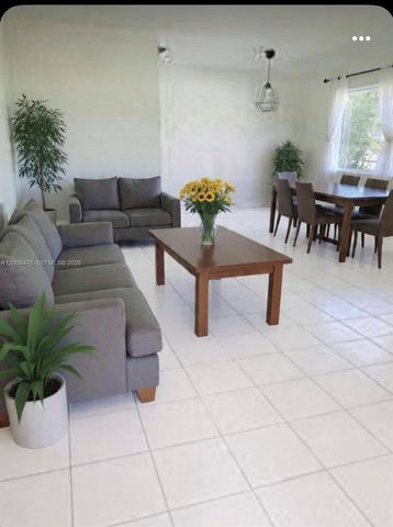 9400 SW 103rd Ave, Miami, FL 33176