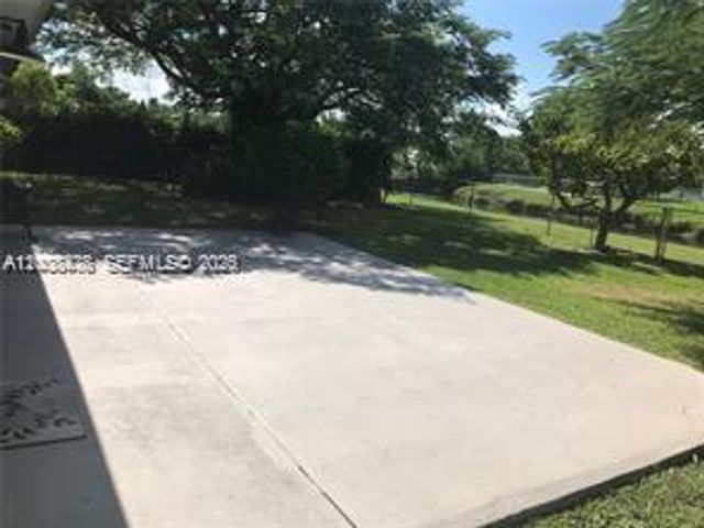 9400 SW 103rd Ave, Miami, FL 33176