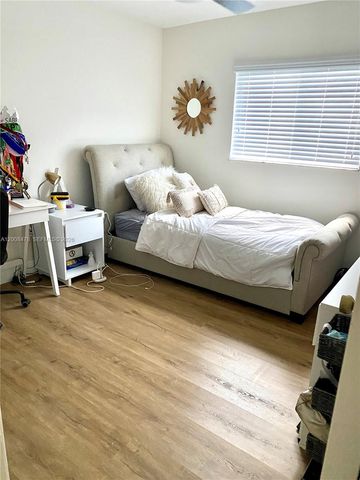 9400 SW 103rd Ave, Miami, FL 33176