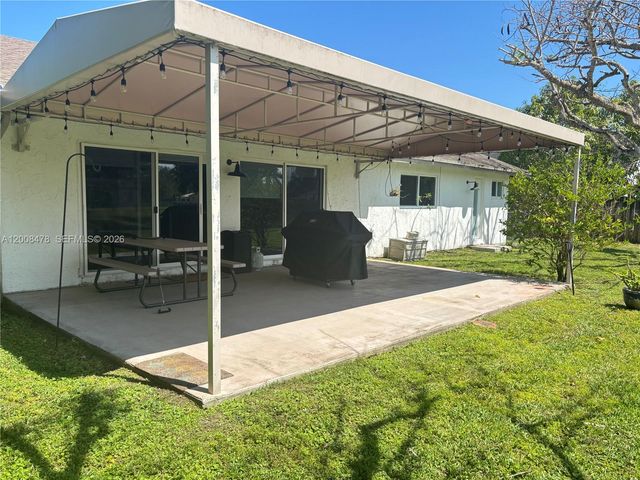 9400 SW 103rd Ave, Miami, FL 33176