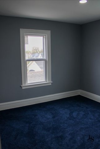 353 S 5th Avenue S, Kankakee, IL 60901