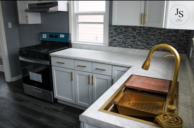 353 S 5th Avenue S, Kankakee, IL 60901