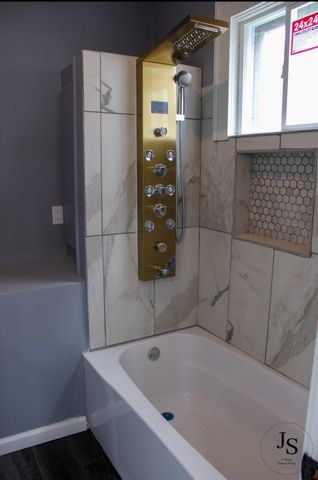 353 S 5th Avenue S, Kankakee, IL 60901