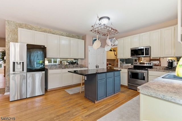 15 Mountainview Dr, Green Twp., NJ 07821