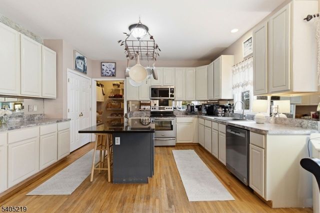 15 Mountainview Dr, Green Twp., NJ 07821