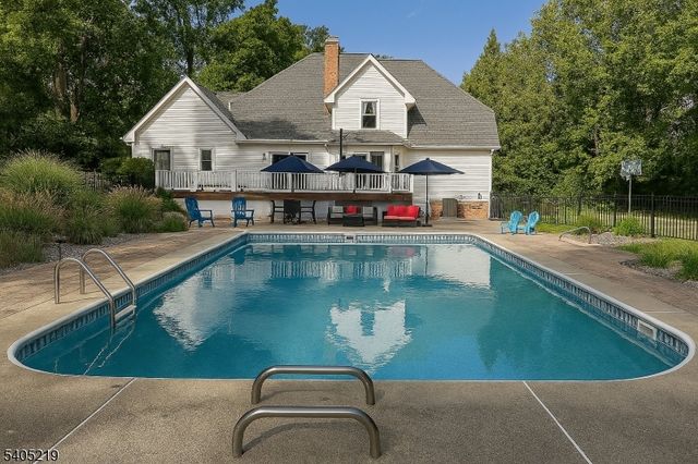 15 Mountainview Dr, Green Twp., NJ 07821