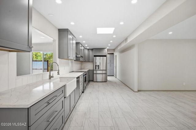 5925 N Calle Tiburon, Tucson, AZ 85704