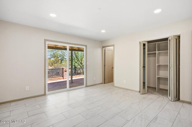 5925 N Calle Tiburon, Tucson, AZ 85704