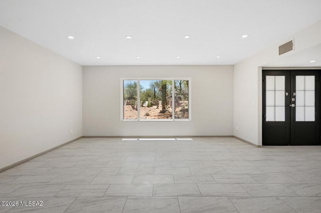 5925 N Calle Tiburon, Tucson, AZ 85704