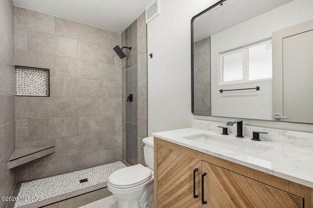 5925 N Calle Tiburon, Tucson, AZ 85704