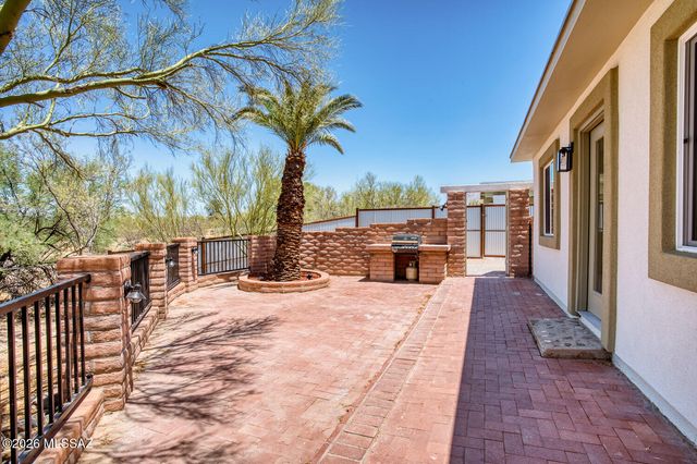 5925 N Calle Tiburon, Tucson, AZ 85704