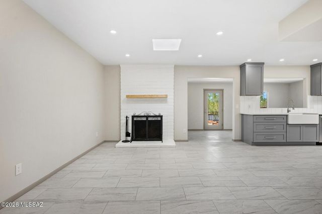 5925 N Calle Tiburon, Tucson, AZ 85704